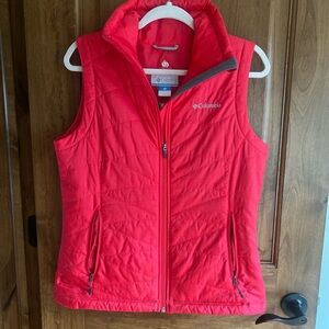 Columbia Women's Red Quilted Vest